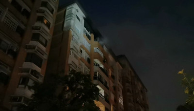 松山區國宅10樓凌晨冒火光　一警頭部遭掉落物砸傷送醫