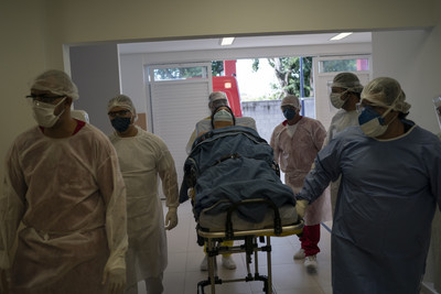 疫情高峰還沒到…巴西聖保羅「醫療崩潰」！總統力挺解禁：否則更多人死